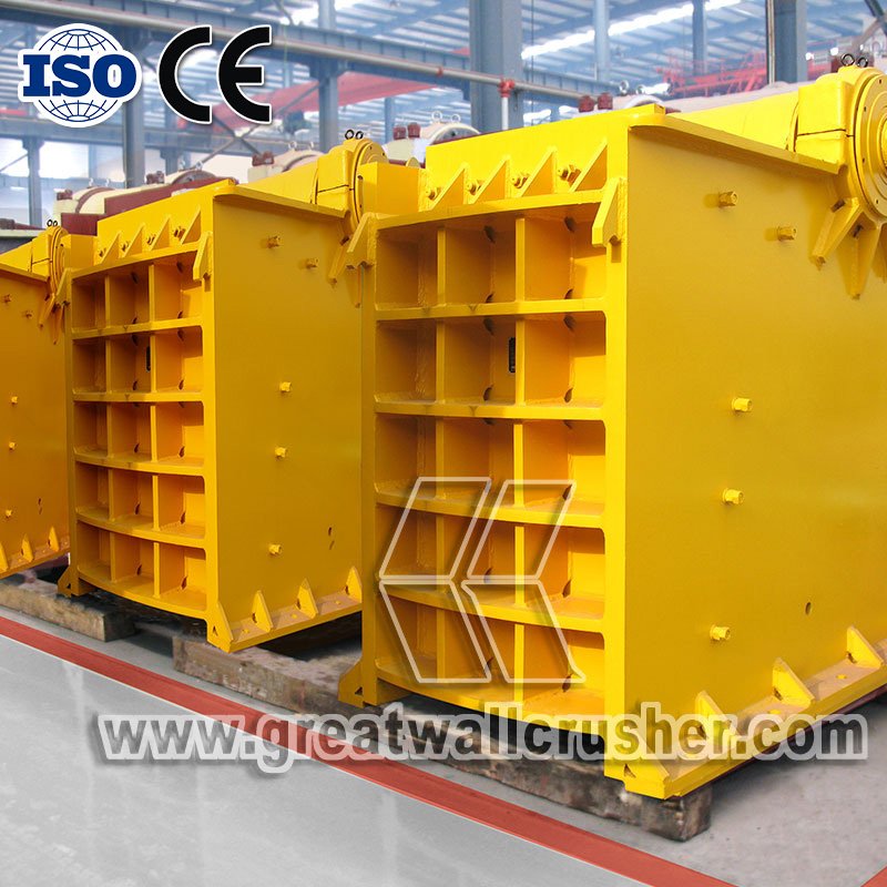 Large Scale Primary jaw crusher in 300 TPH crushing plant